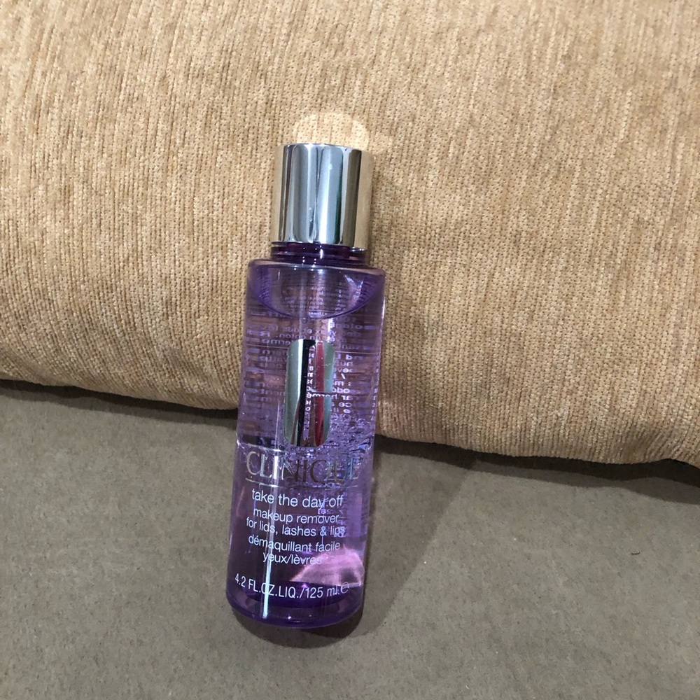 Clinique Makeup Remover - Picture 1 of 2